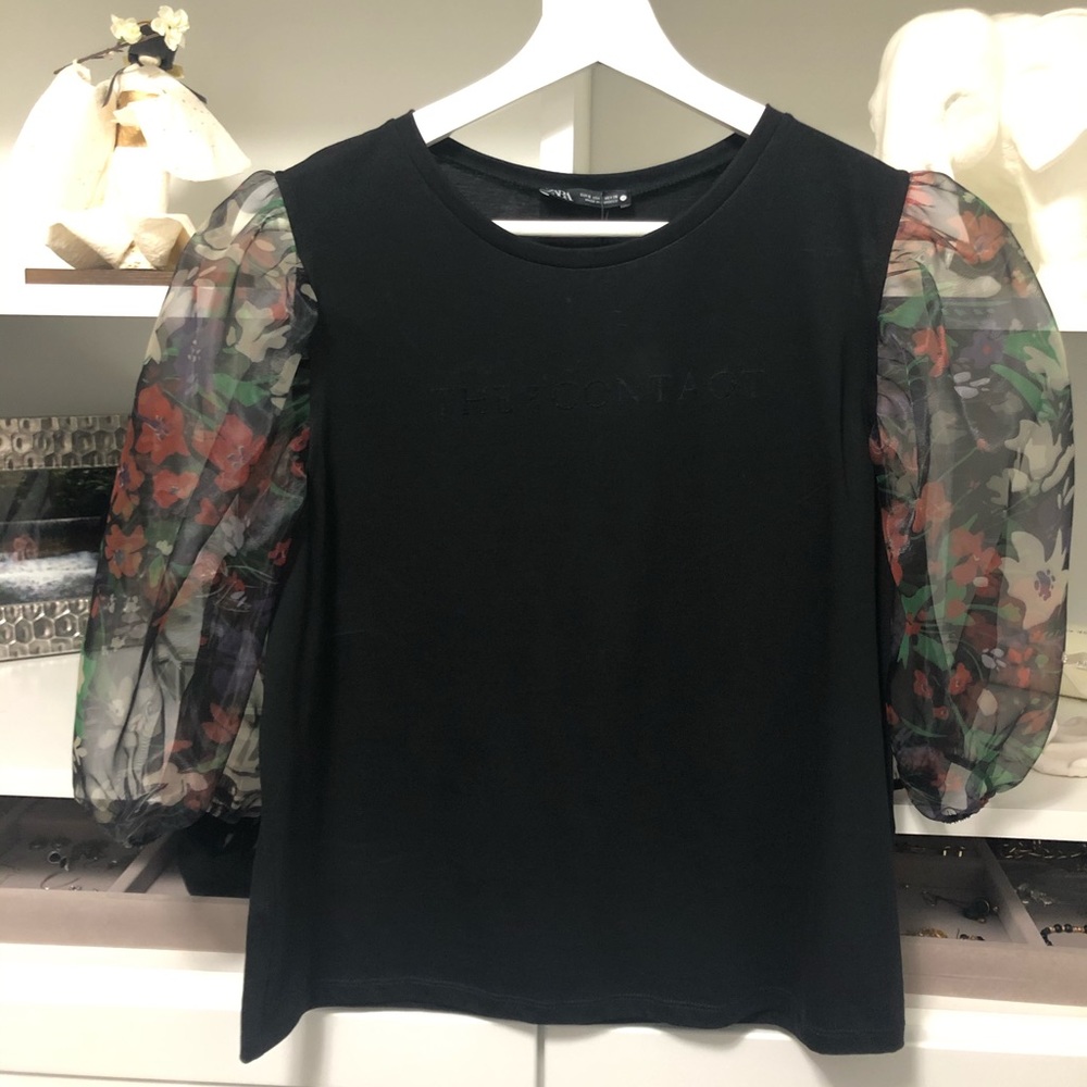NWT Zara shirt with sheer floral puffy sleeves